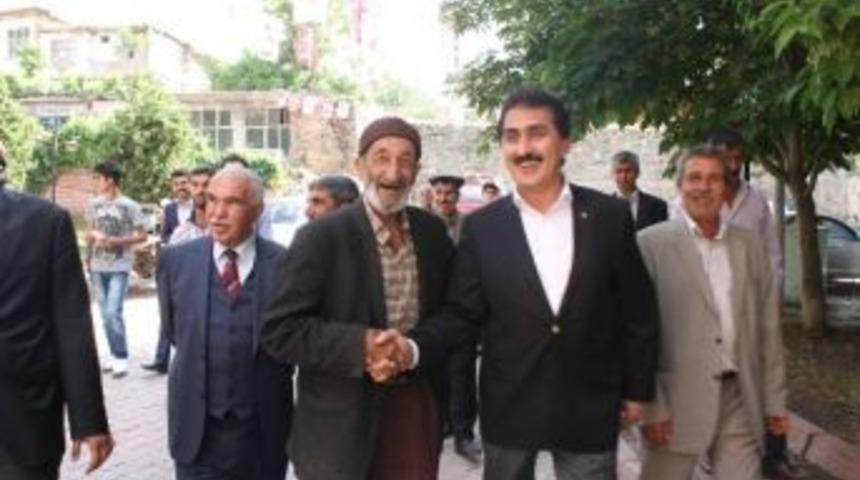 &Ouml;lmeztoprak, Doğanyol İl&ccedil;esini Ziyaret Etti