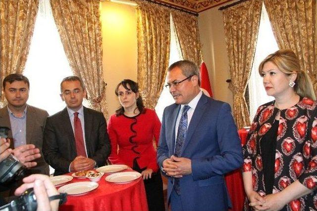 Ardahan’da Büyüleyen Tezhip Sergisi