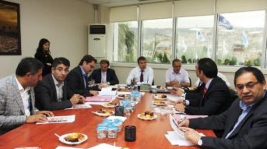 Enc&uuml;men İş Yerlerini Kiraya Verdi