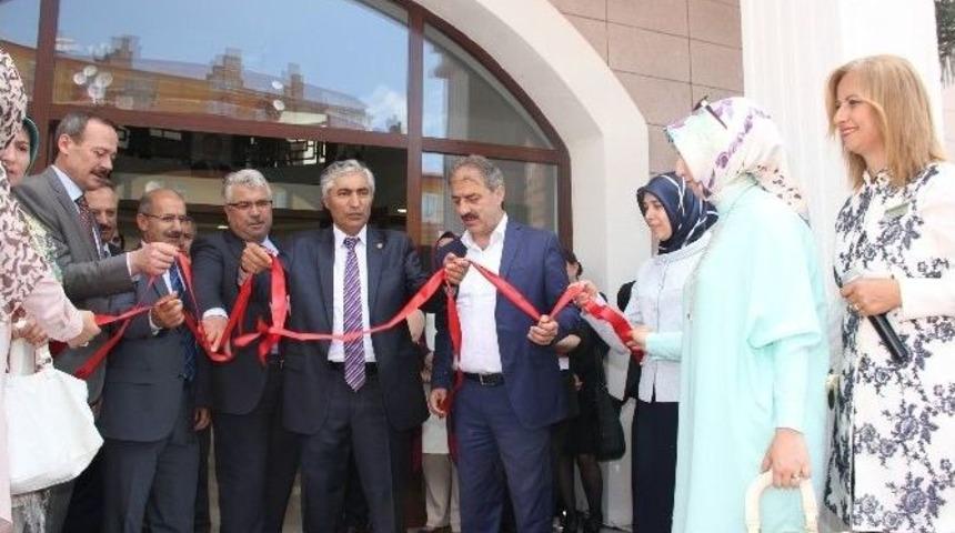 Kadın Eğitim K&uuml;lt&uuml;r Merkezi&rsquo;nden D&ouml;nem Sonu Sergisi