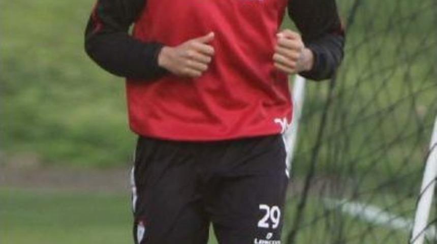 Manisaspor'da Hakan'la İsmail 3 Milyon Lira