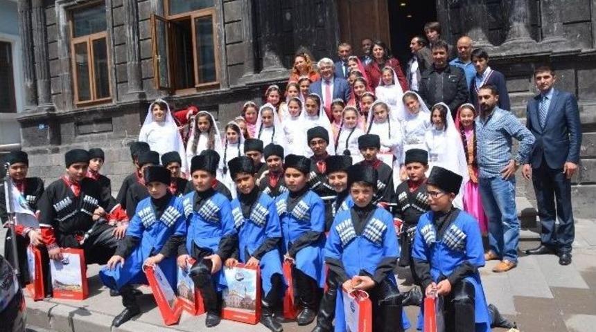 Minik Sporcular Başkan Kara&ccedil;anta&rsquo;yı Ziyaret Etti