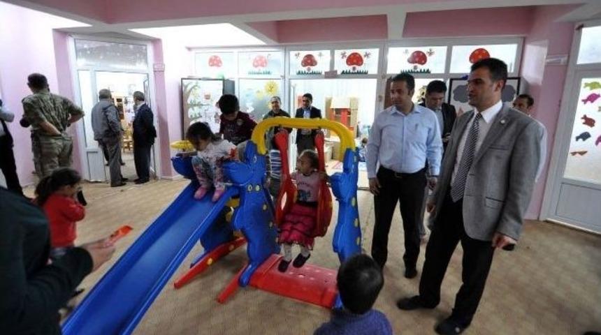 Hizan Kaymakamlığı&rsquo;ndan Anaokullarına Oyuncak