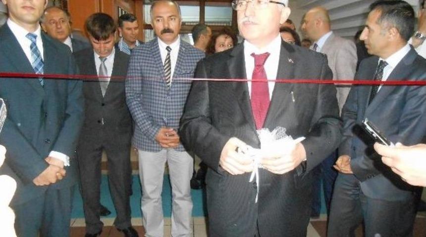 Eskişehir Cumhuriyet Anadolu Lisesi&rsquo;nde &rsquo;tubitak 4006 Proje Fuarı&rsquo; A&ccedil;ıldı