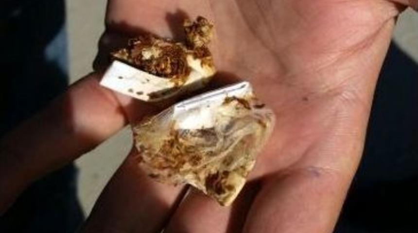 Jandarmayı G&ouml;r&uuml;nce Cebindeki Uyuşturucuyu Yuttu