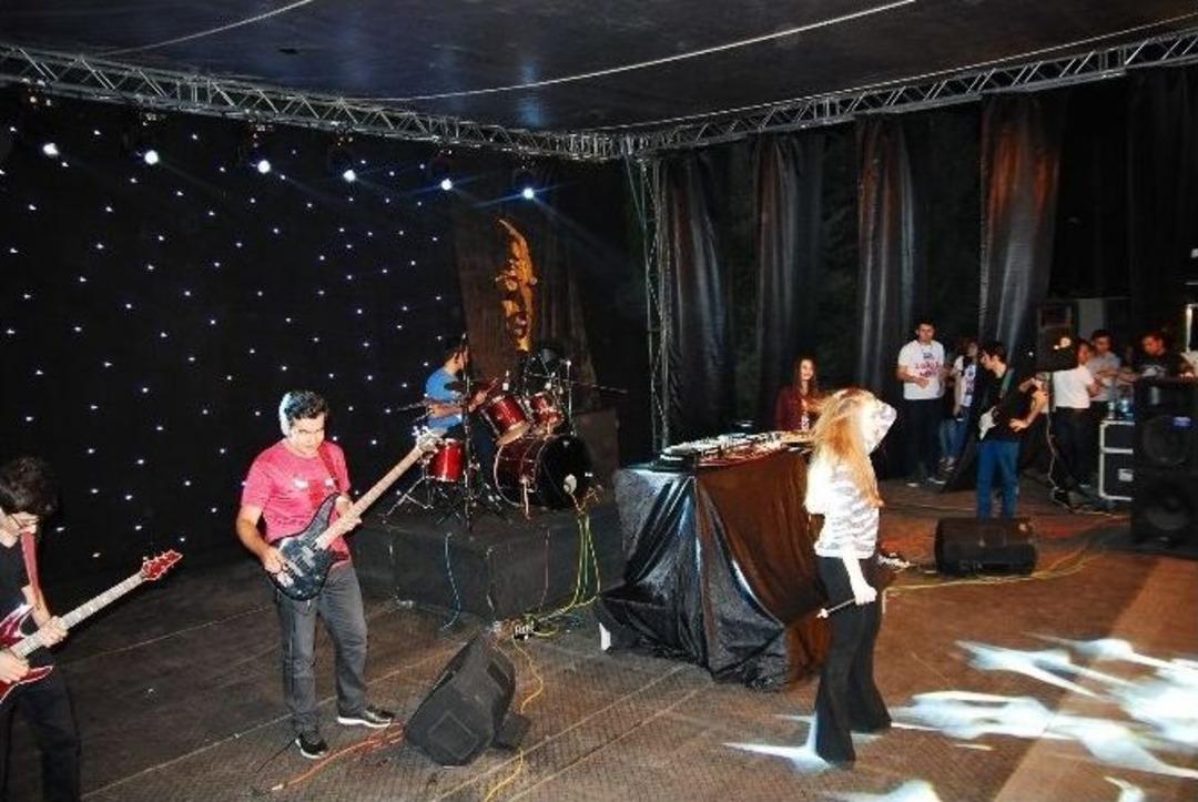 Gkv&rsquo;den Muhteşem Bir Gen&ccedil;lik Ş&ouml;leni