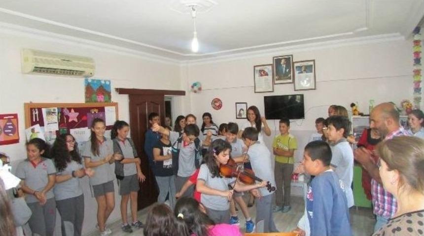 Başarı Koleji &Ouml;ğrencilerinden Engelli &Ouml;ğrencilere Kıyafet Desteği