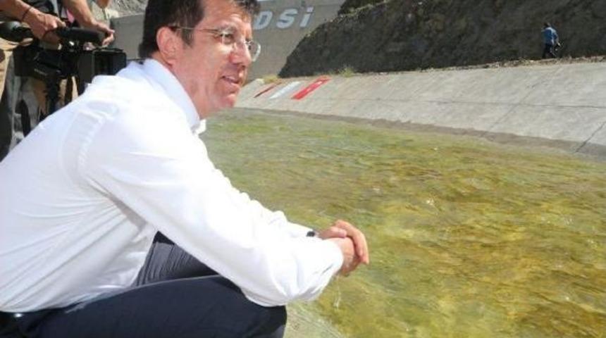 Bakan Zeybekci, Konferans Salonu A&ccedil;ılışında Menderes I&ccedil;in Fatiha Okuttu (2)