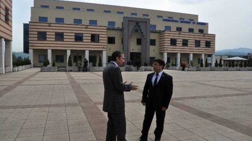 Uluslararası Saraybosna &Uuml;niversitesi Rekt&ouml;r&uuml; Oğurlu: