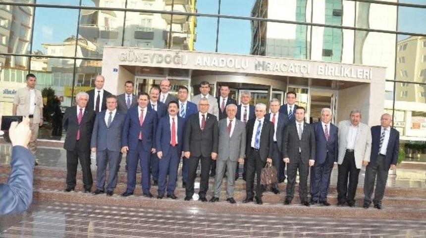 Gaib&rsquo;de D&uuml;zenlenen Gaziantep Ekonomi Forumu Sona Erdi