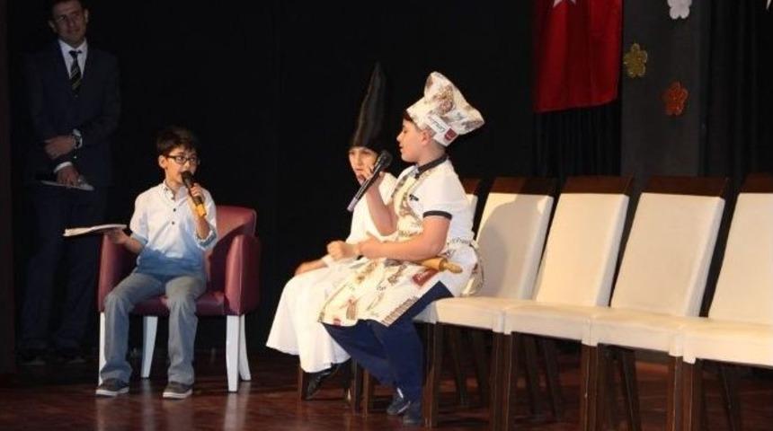 &Ouml;zel Nil&uuml;fer Safvetli &Ouml;ğrencilerden İngilizce Gecesi