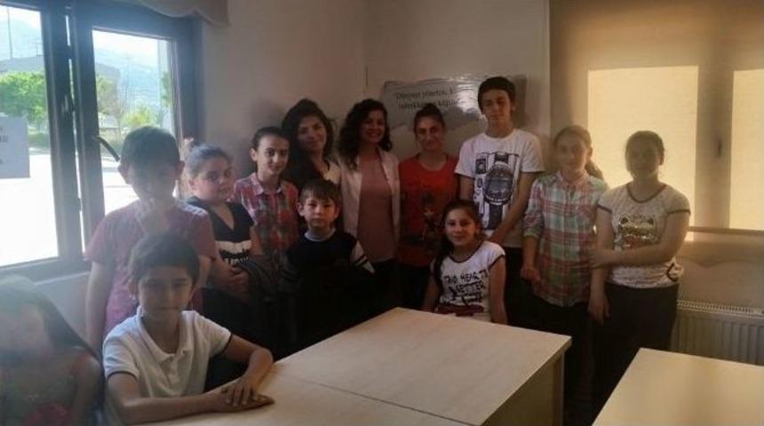 Kartepe Bilgi Evleri&rsquo;nde Eğitim Seminerleri S&uuml;r&uuml;yor