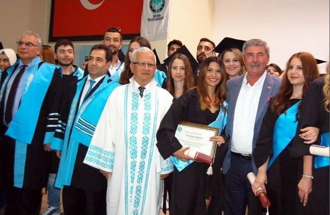 17 Eyl&uuml;l &Uuml;niversitesi İibf&rsquo;de Mezuniyet Coşkusu