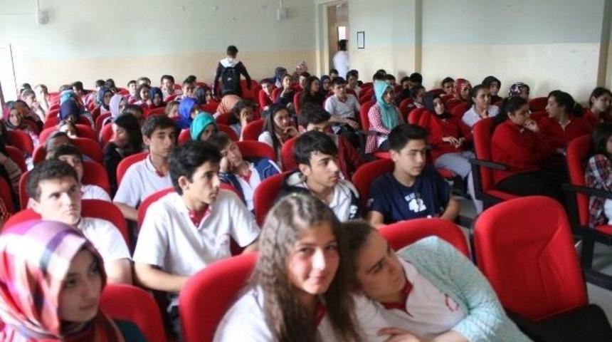 Lise &Ouml;ğrencilerine Trafik Semineri