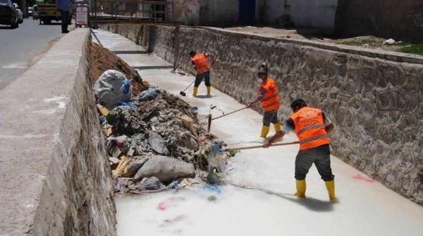 Şanlıurfa&rsquo;da Dere Temizliği