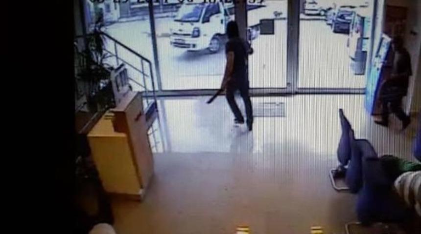 Banka Soyguncuları Tutuklandı; Yeni G&ouml;r&uuml;nt&uuml;ler Ortaya &Ccedil;ıktı