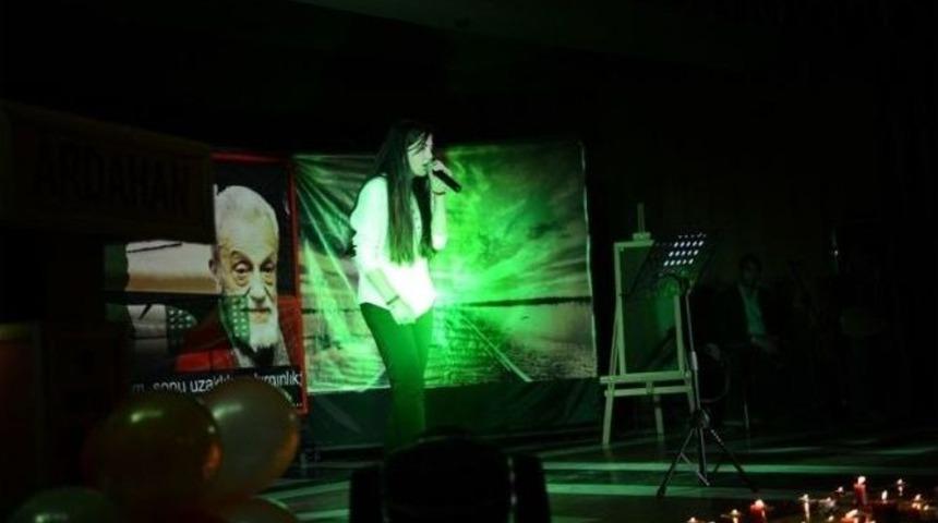 Şair Necip Fazıl Şiirlerle Anıldı