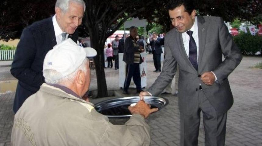 Zırhlıoğlu&rsquo;ndan 46 Yılın Hatırına 40 Yıllık Hatırı Olan İkram