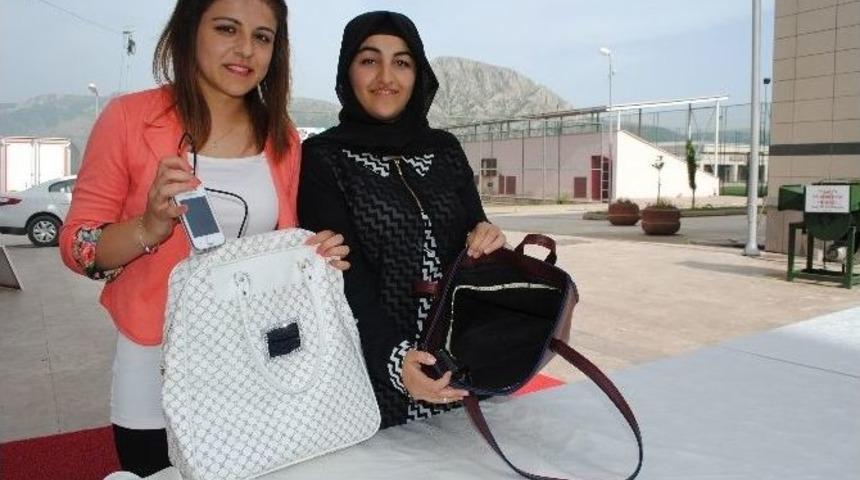 Aydınlatan Ve Şarj Eden Bayan &Ccedil;antası