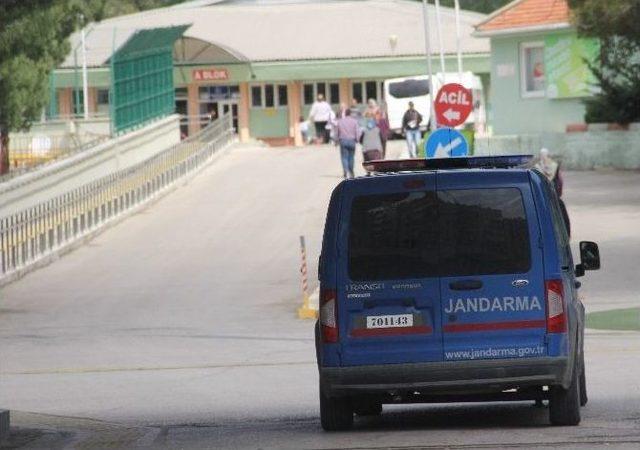 Babasını Öldüren Ünlü Sanatçı 4 Kez İntihar Girişiminde Bulundu