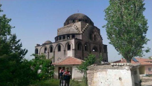 Aksaray'da Cami Yandı