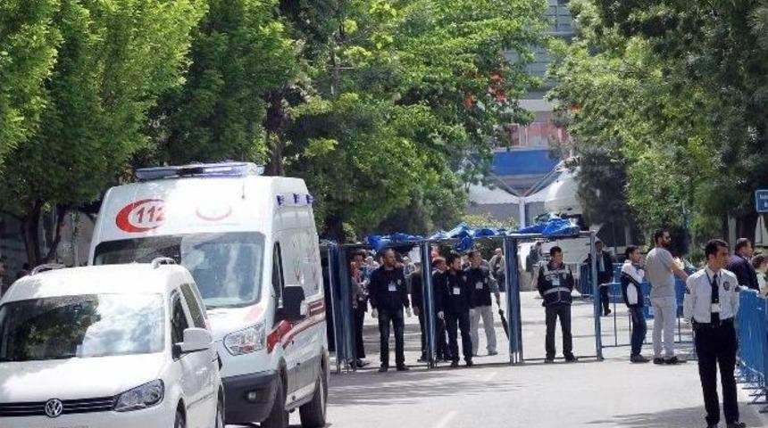 Başbakan Davutoğlu&rsquo;nun Gelişi &Ouml;ncesi Hazırlıklar Devam Ediyor