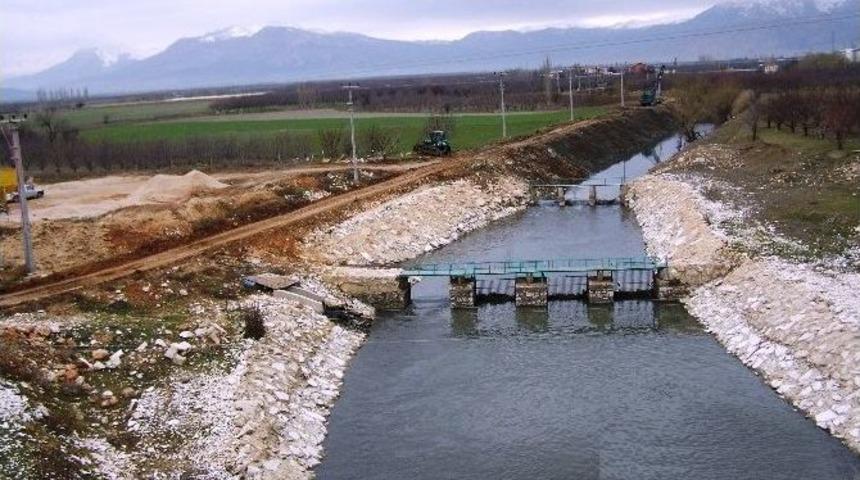 Dsi İl&ccedil;elerde Dere Islah &Ccedil;alışmalarına Devam Ediyor