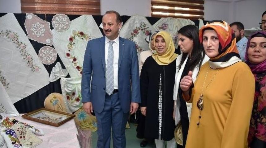 Mamaklı Kadınların Eserleri Görülmeye Değer