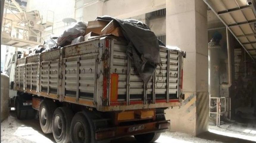 İzmir&rsquo;de 764 Bin Paket Ka&ccedil;ak Sigara İmha Edildi