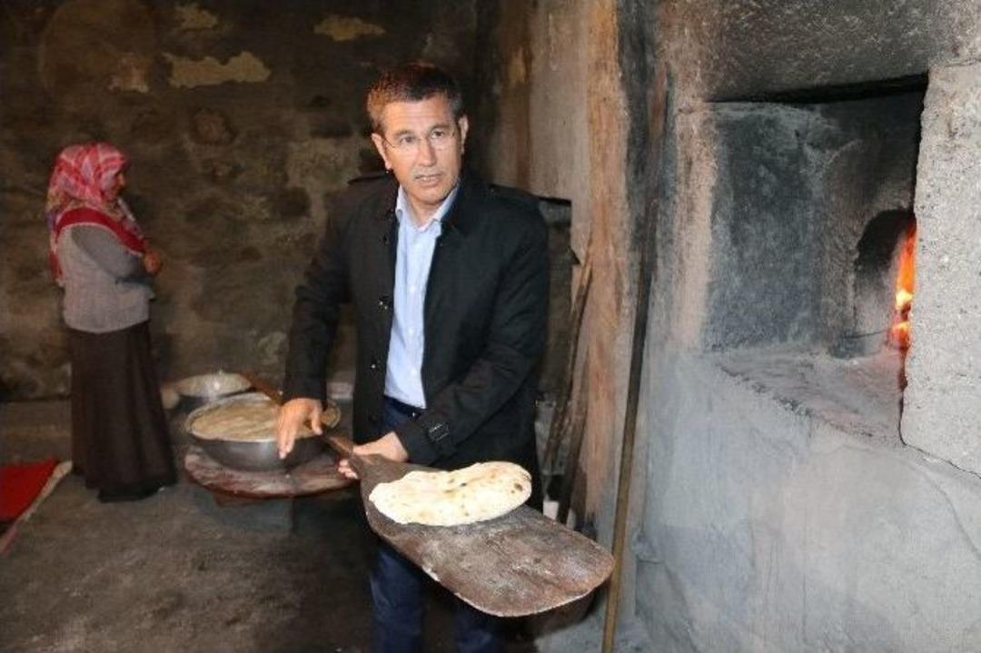 Bakan Canikli Se&ccedil;im &Ouml;ncesi K&ouml;y&uuml;nde Moral Depoladı