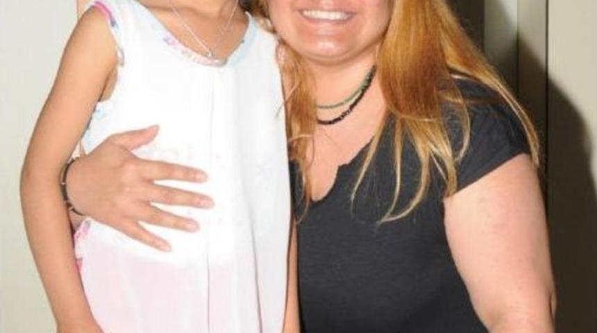 Minik Zeynep Ilik Nakli I&ccedil;in Antalya'ya Geldi