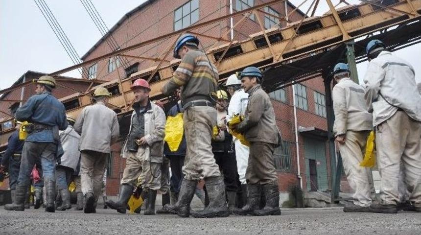 Bakan Yıldız Maden İşletmecileriyle G&ouml;r&uuml;şt&uuml;