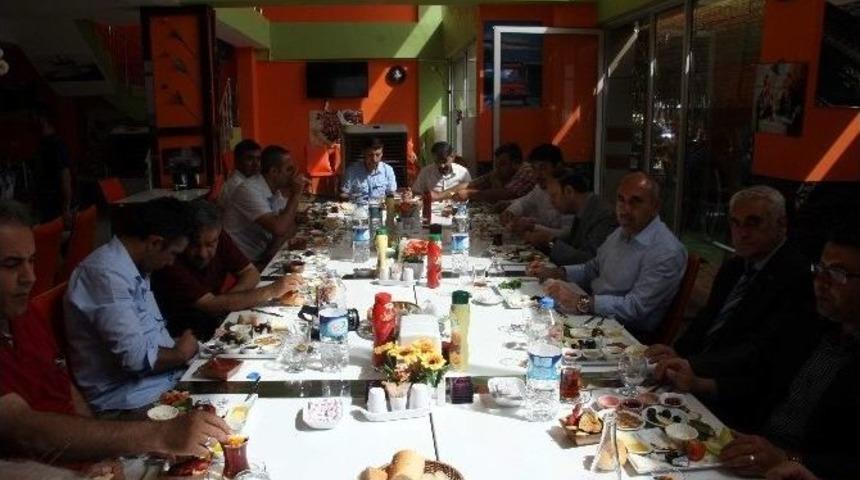 Mesleklerinde 50. Yılını Dolduran Gazetecilere Plaket Verildi