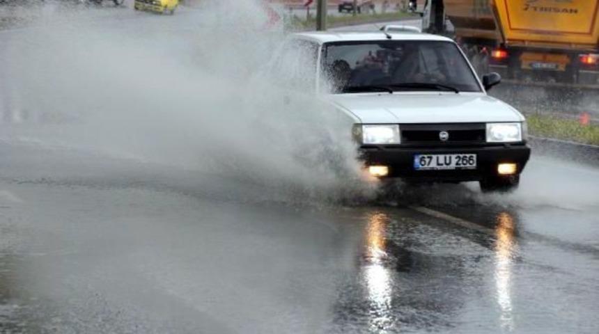 Zonguldak'ta Yağmur Etkili Oldu