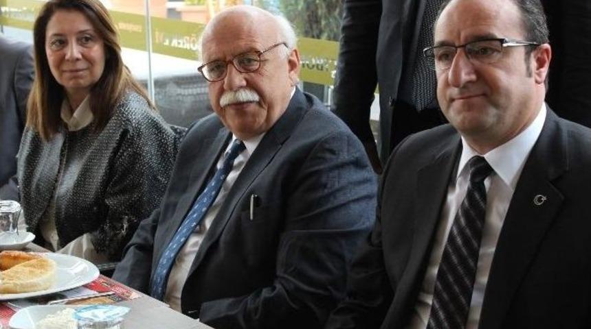 Bakan Avcı Muhtarlarla Bir Araya Geldi