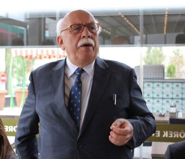 Bakan Avcı Muhtarlarla Bir Araya Geldi