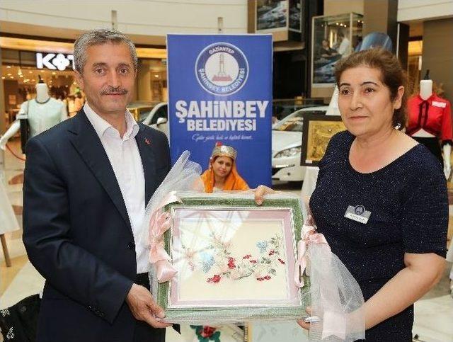 Şahinbeyli Kursiyerler Sanko Park’ta El Sanatları Sergisi Açtı