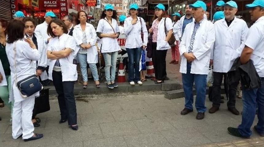 Eczacılardan, Kanser İla&ccedil;larının Hastanelerde Satılmasına Protesto