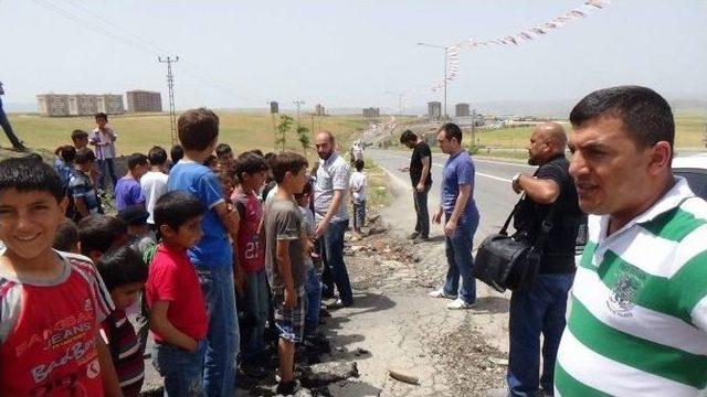 Başbakanın Aracına Yetişmek İçin Birbirleriyle Yarıştılar