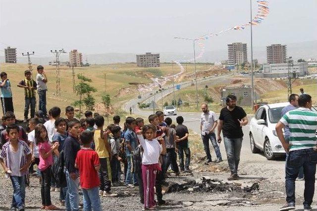 Başbakanın Aracına Yetişmek İçin Birbirleriyle Yarıştılar