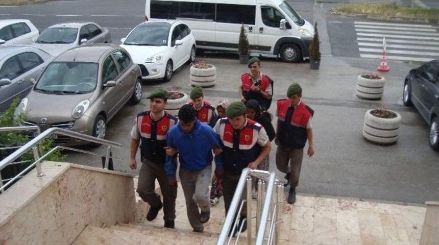 Boz&uuml;y&uuml;k&rsquo;te 3 Hırsızlık Zanlısı Tutuklandı