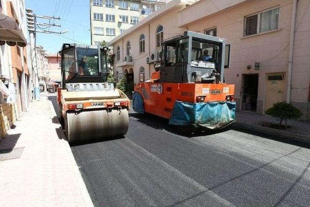 Kırmızıtoprak Mahallesinde 21 Sokak Asfaltlandı