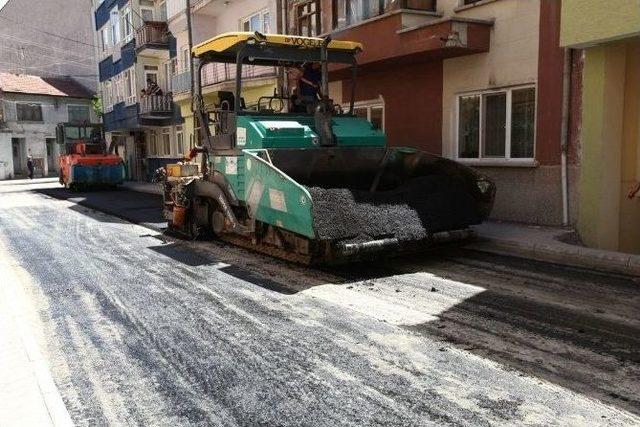 Kırmızıtoprak Mahallesinde 21 Sokak Asfaltlandı