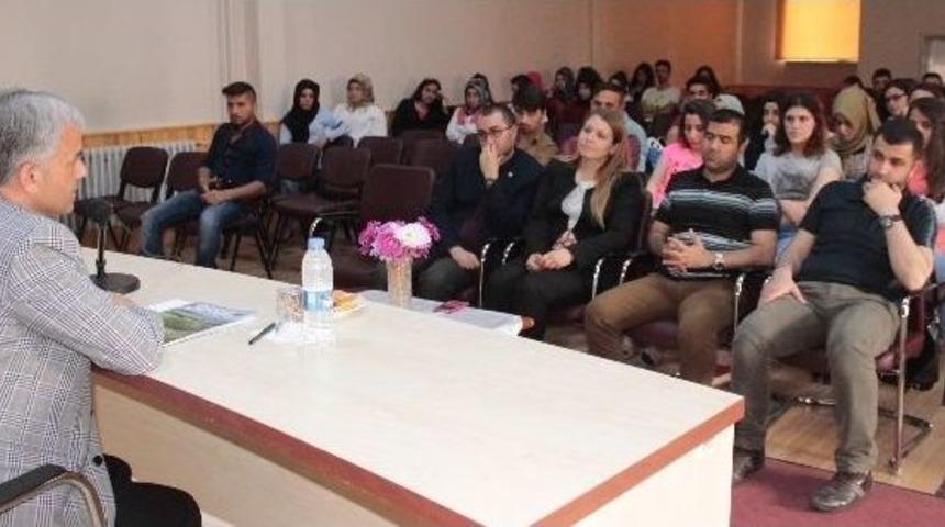 &Ouml;z: "yerel Basın Demokrasinin Kaynağıdır"