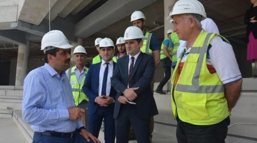 Muhammet Balta, Akyazı Stadyumu&rsquo;nda İncelemelerde Bulundu