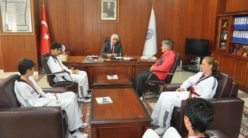 Sorgun Belediyesinden Başarılı Sporculara &Ouml;d&uuml;l