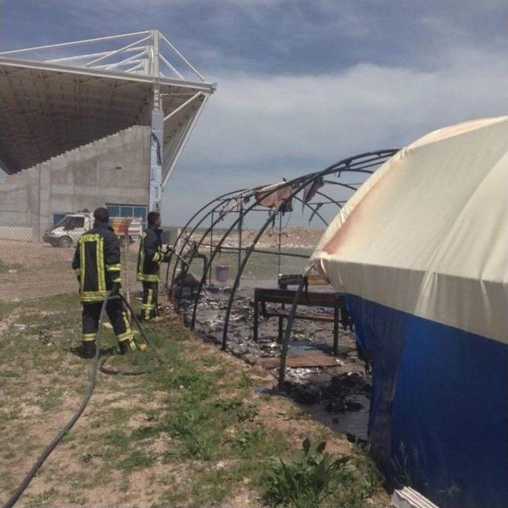Sorgun Stadyum Şantiyesi Çadırında Yangın