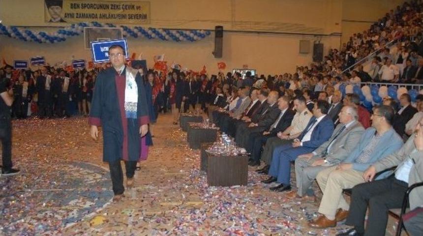 Bolvadin Y&uuml;ksekokulunda Mezuniyet Sevinci