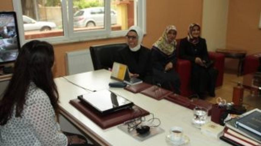 Ak Partili Ravza Kavak&ccedil;ı Kan, Rehabilitasyon Merkezini Ziyaret Etti