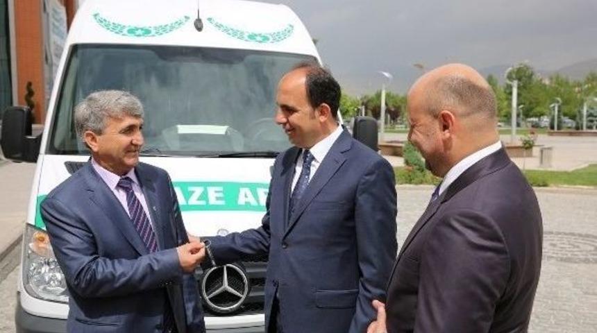 Sel&ccedil;uklu Belediyesi&rsquo;nden &Ccedil;ernoo&ccedil;ene&rsquo;ye Ara&ccedil; Desteği